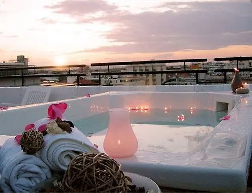 Hotel Commodore Riccione 3*,  Italia