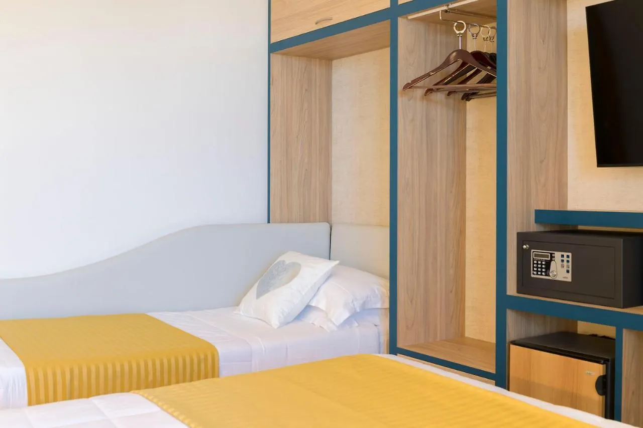 Hotel Commodore Ριτσιόνε