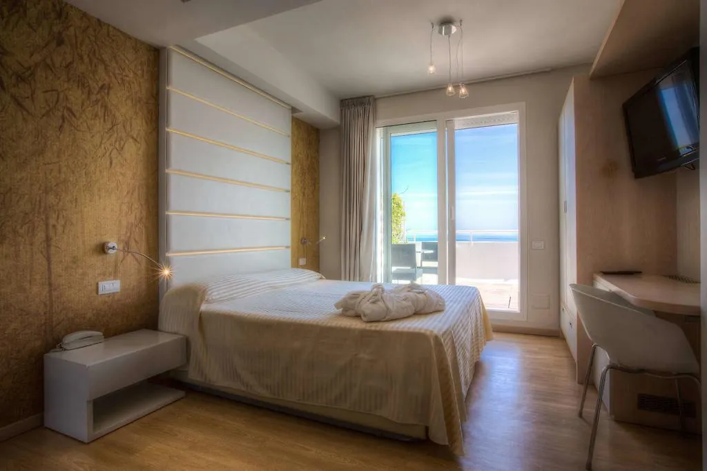 Hotel Commodore Ριτσιόνε 3*,  Ιταλία