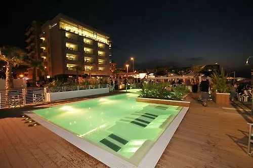 ***  Hotel Commodore Ριτσιόνε Ιταλία